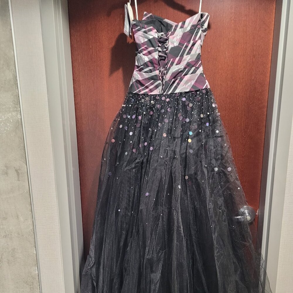 Alyce Paris 6952 Size 2 Prom Dress - Picture 5 of 8